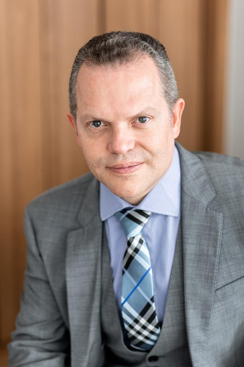Dr. Ricardo Modinez